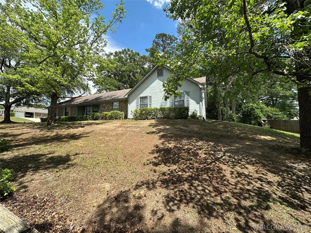 180 Grandview Street Ozark AL 36360