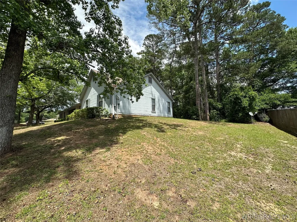 180 Grandview Street Ozark AL 36360
