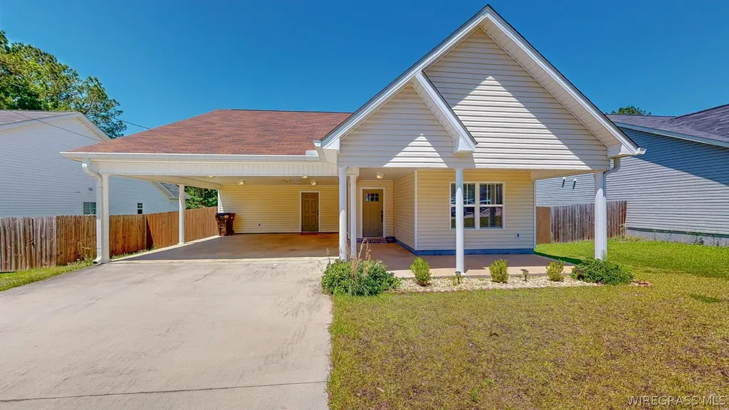 211 Edith Way Daleville AL 36332
