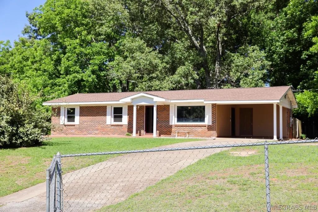 82 County Road 17 Enterprise AL 36330