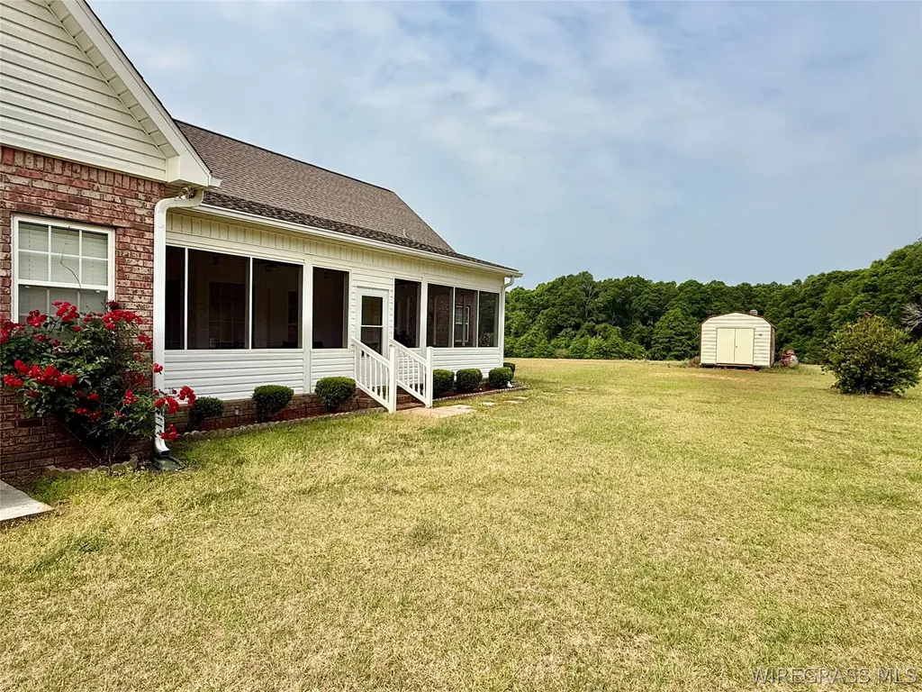9 County Road 6 Road Black AL 36314