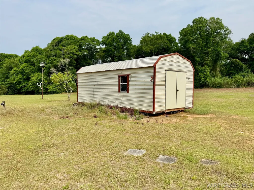 38 County Road 6 Road Black AL 36314