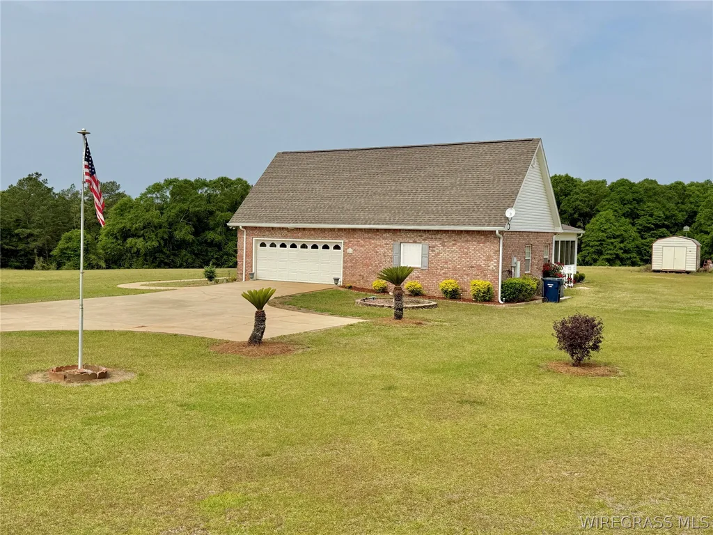 38 County Road 6 Road Black AL 36314