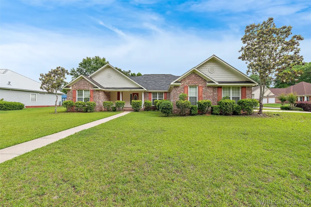 400 Mill Creek Circle Dothan AL 36305