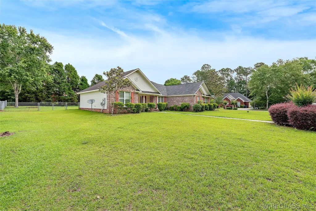 400 Mill Creek Circle Dothan AL 36305