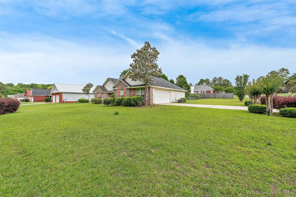 400 Mill Creek Circle Dothan AL 36305