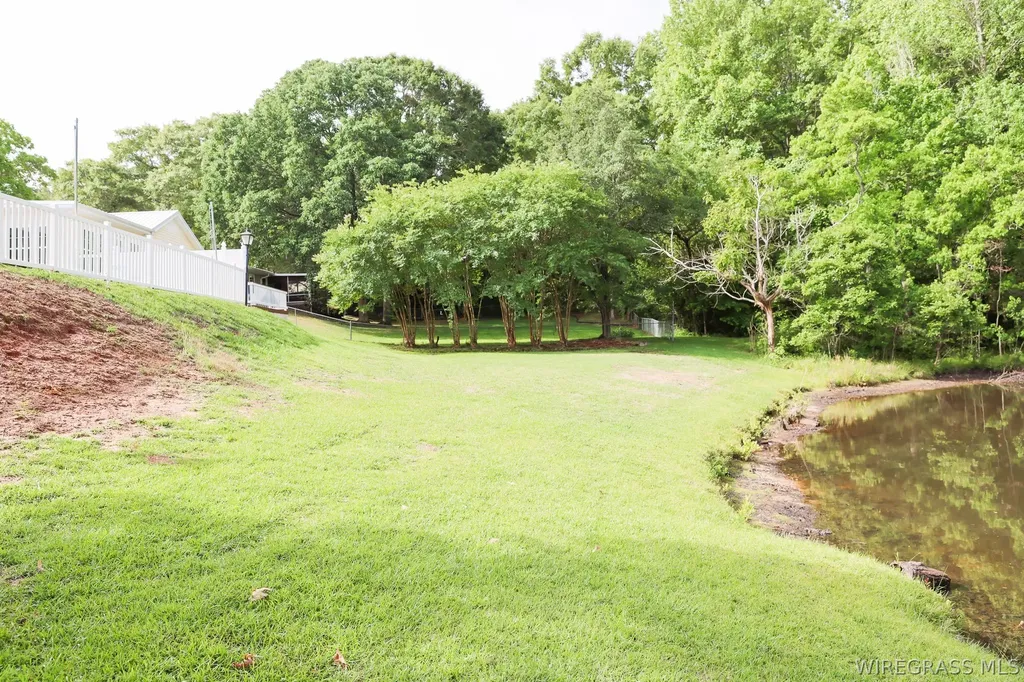 250 Hank Nix Drive Ozark AL 36360