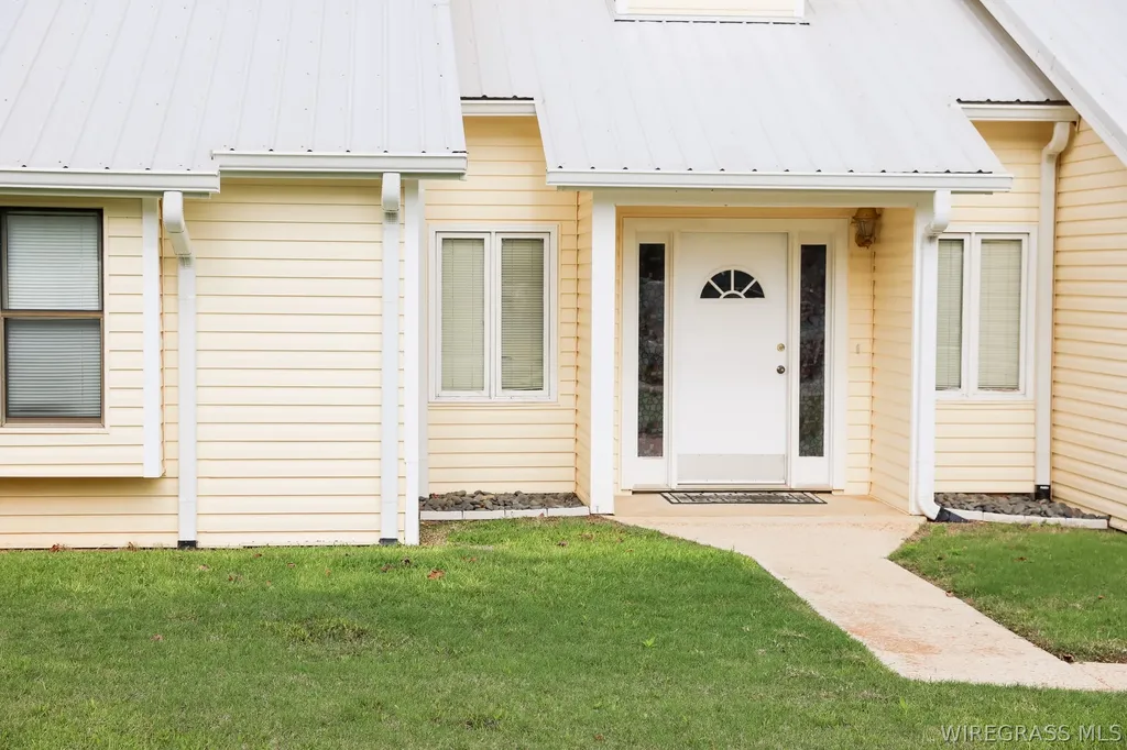 250 Hank Nix Drive Ozark AL 36360