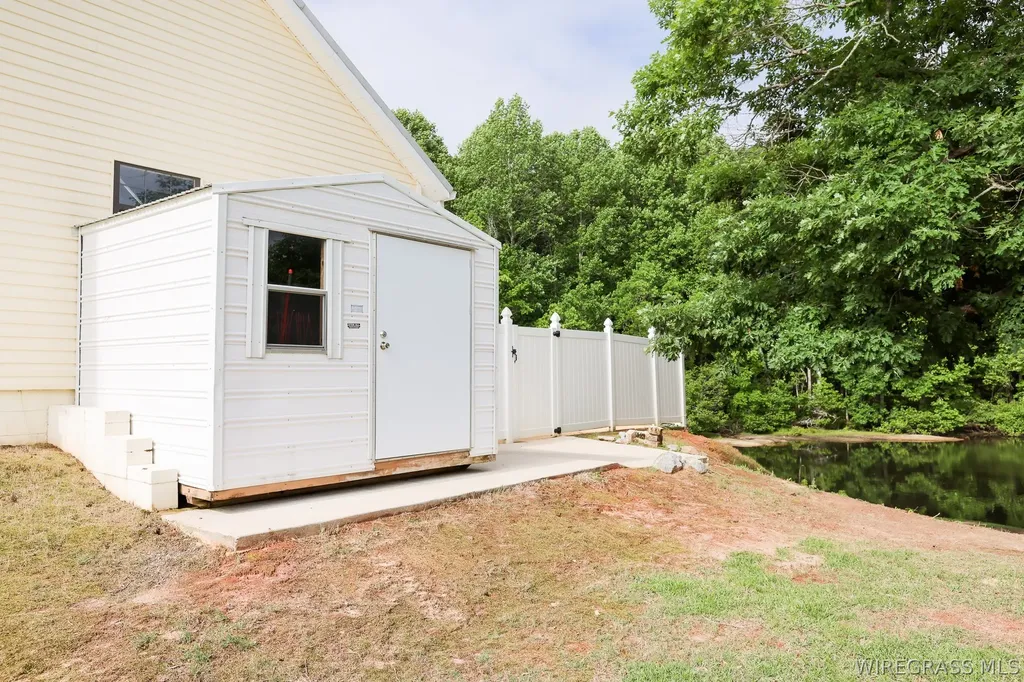 250 Hank Nix Drive Ozark AL 36360