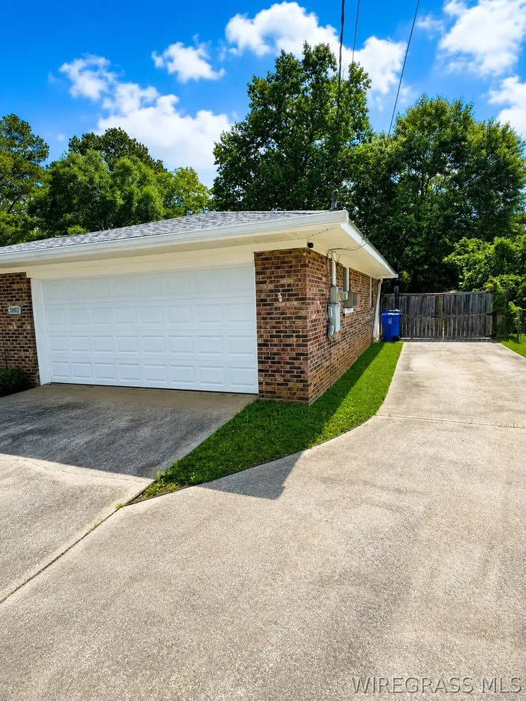 2002 Hardwick Drive Dothan AL 36303