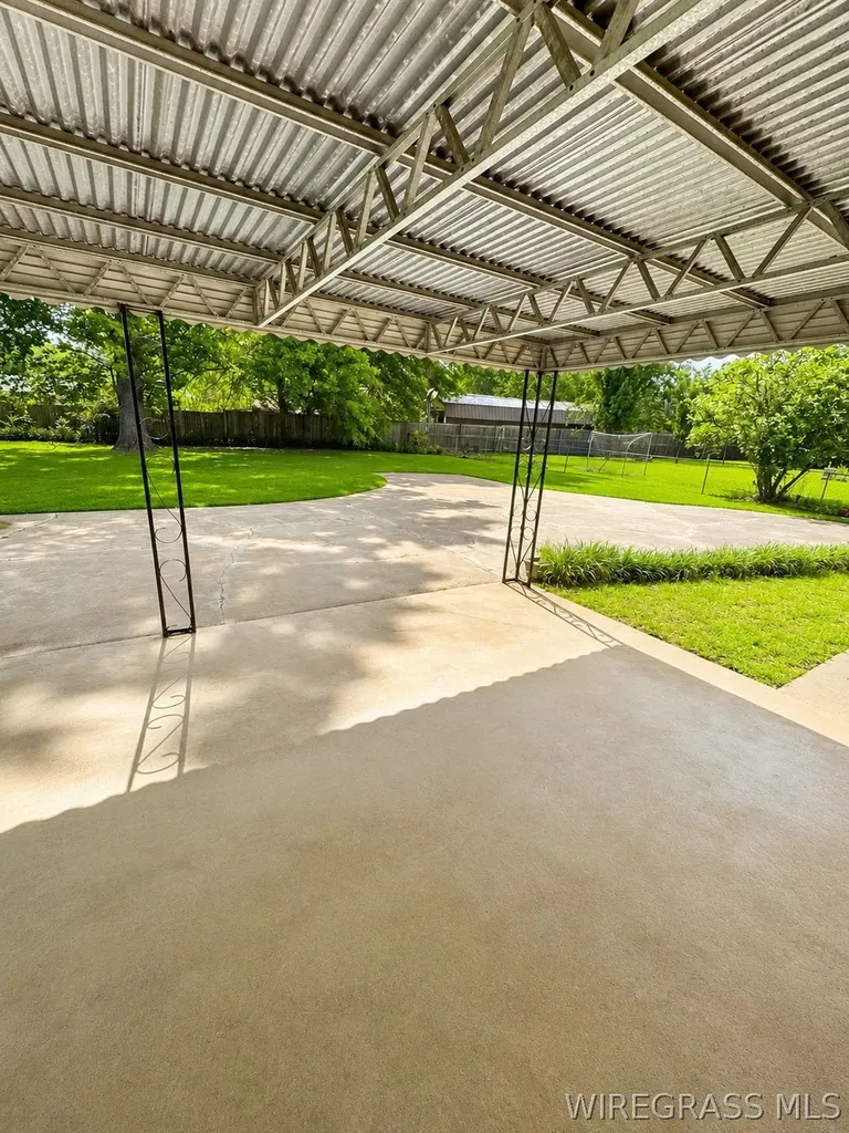 2002 Hardwick Drive Dothan AL 36303