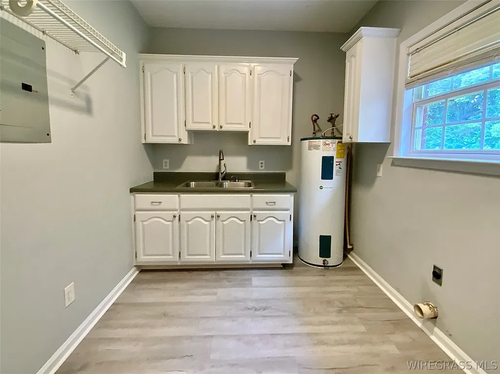 8429 Highway 85 Highway Daleville AL 36322