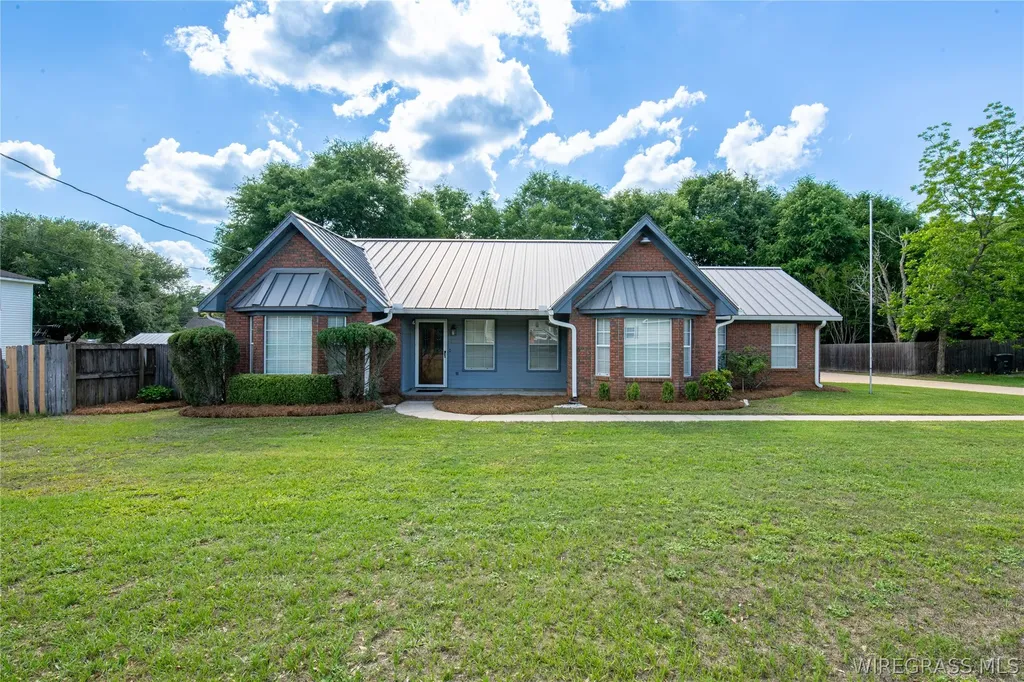 103 N Woodlawn Drive Enterprise AL 36330
