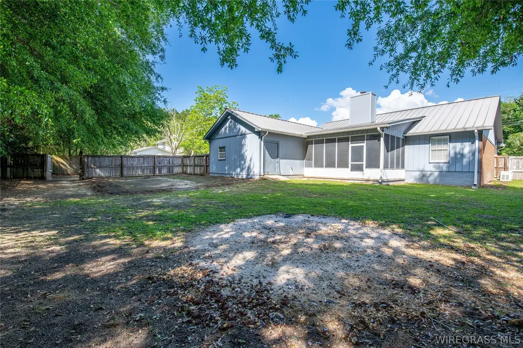 103 N Woodlawn Drive Enterprise AL 36330