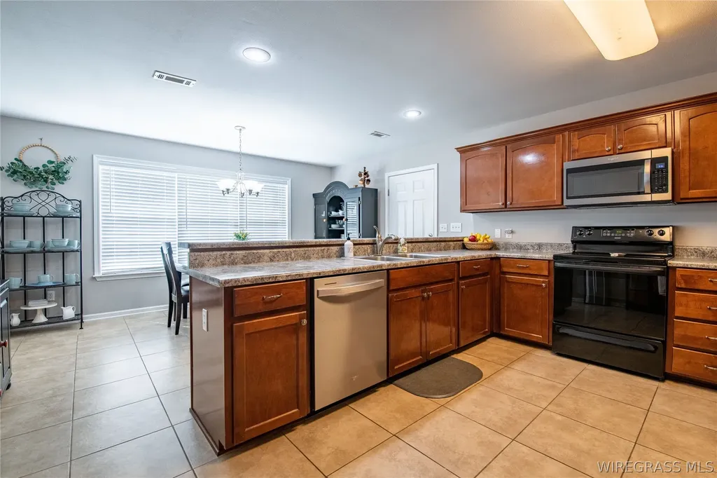 153 Knotts Court New Brockton AL 36351