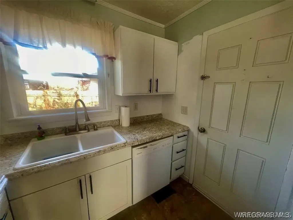 654 Claxton Avenue N Elba AL 36323