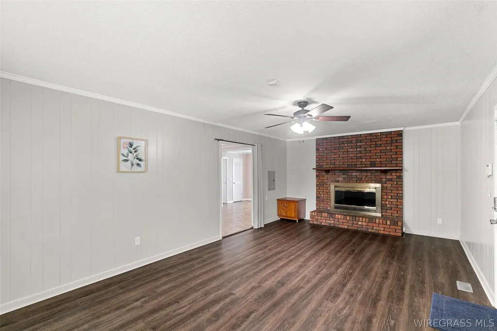 208 Deerfield Drive Enterprise AL 36330