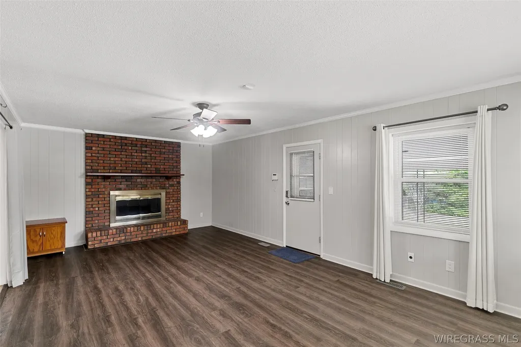 208 Deerfield Drive Enterprise AL 36330