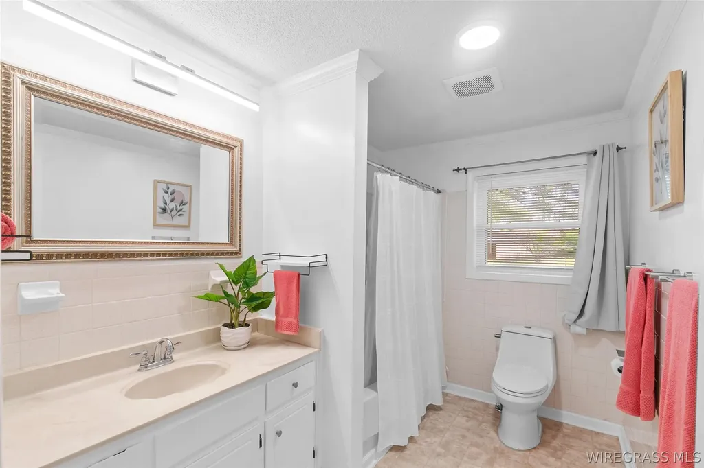 208 Deerfield Drive Enterprise AL 36330