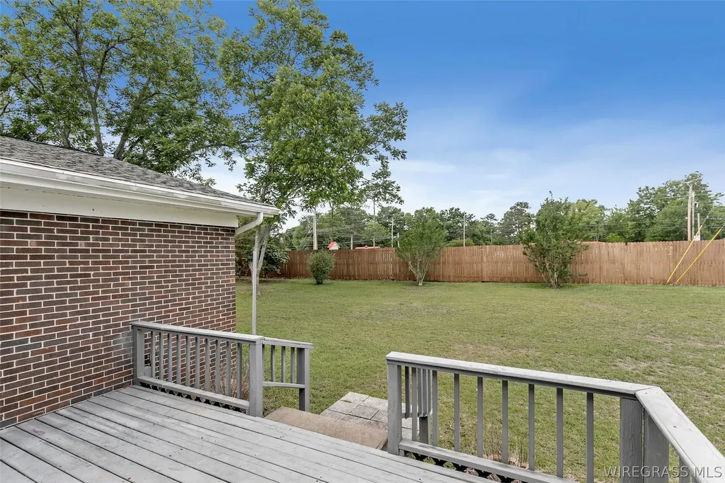 208 Deerfield Drive Enterprise AL 36330