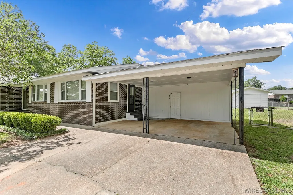 208 Deerfield Drive Enterprise AL 36330