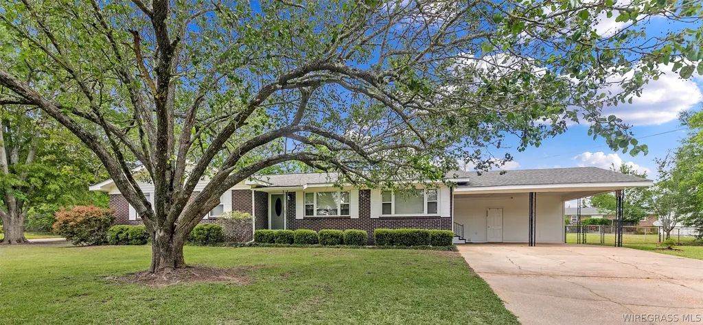 208 Deerfield Drive Enterprise AL 36330