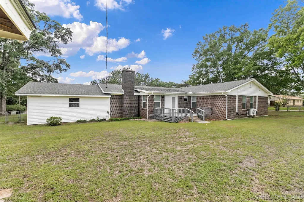 208 Deerfield Drive Enterprise AL 36330