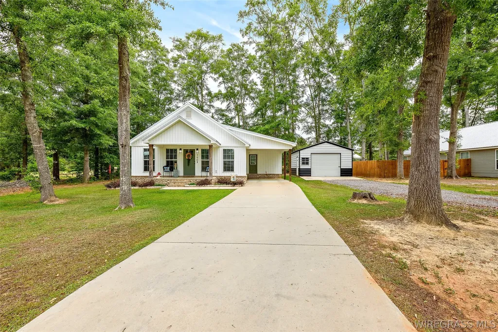 790 Dixie Road Slocomb AL 36375