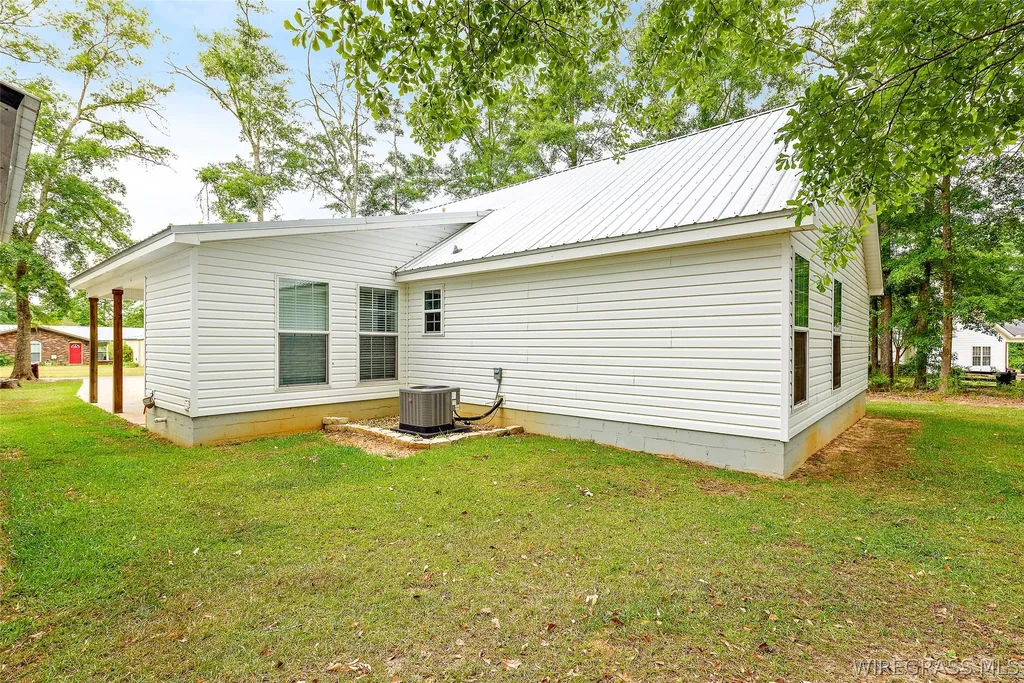 790 Dixie Road Slocomb AL 36375