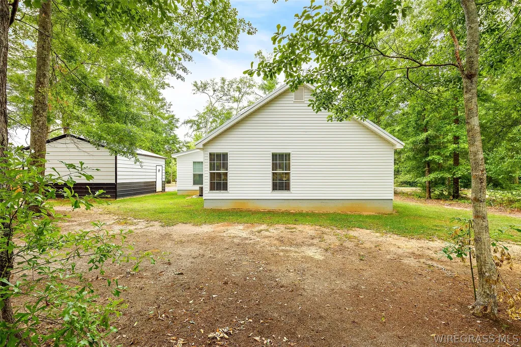 790 Dixie Road Slocomb AL 36375