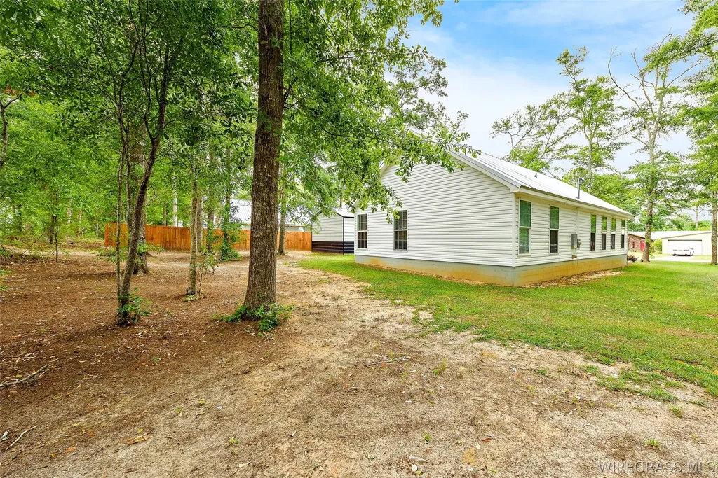 790 Dixie Road Slocomb AL 36375