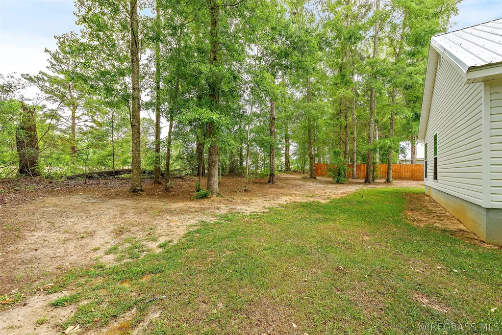 790 Dixie Road Slocomb AL 36375