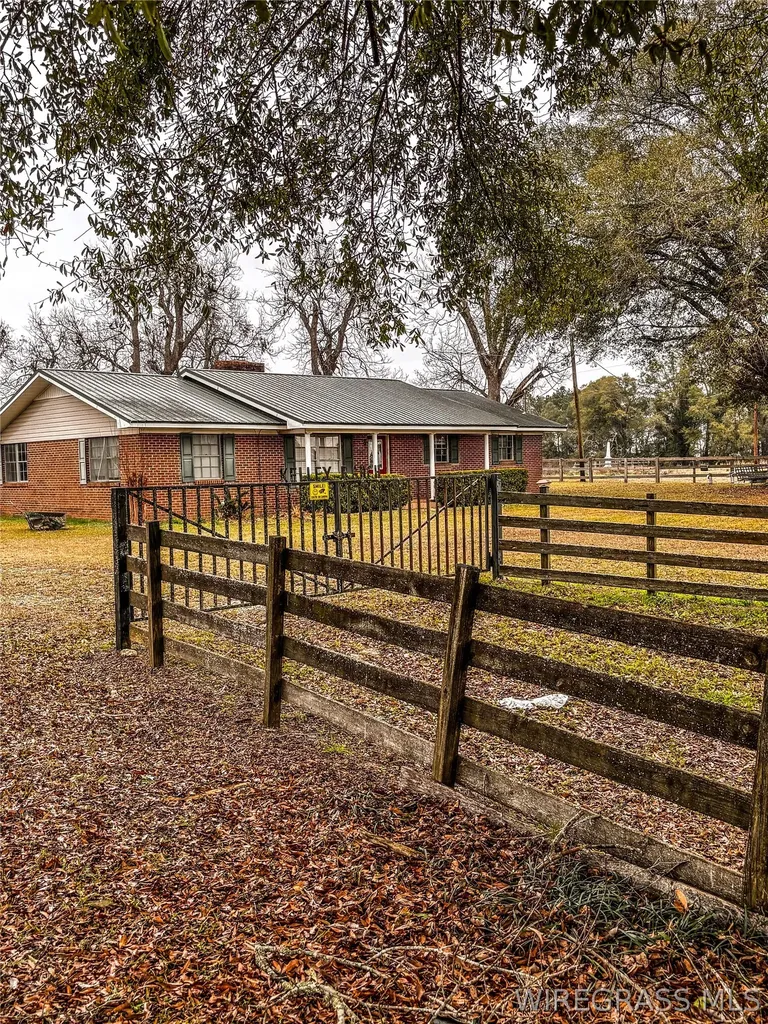 8971 State Highway 10 E AL 36373