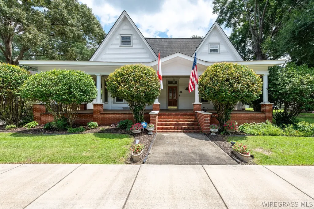 409 W Lee Street W Enterprise AL 36330