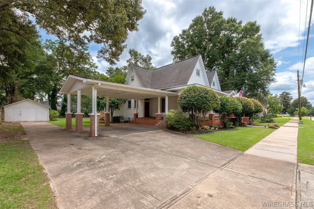409 W Lee Street W Enterprise AL 36330