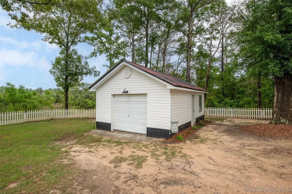 105 Huckleberry Drive Andalusia AL 36420