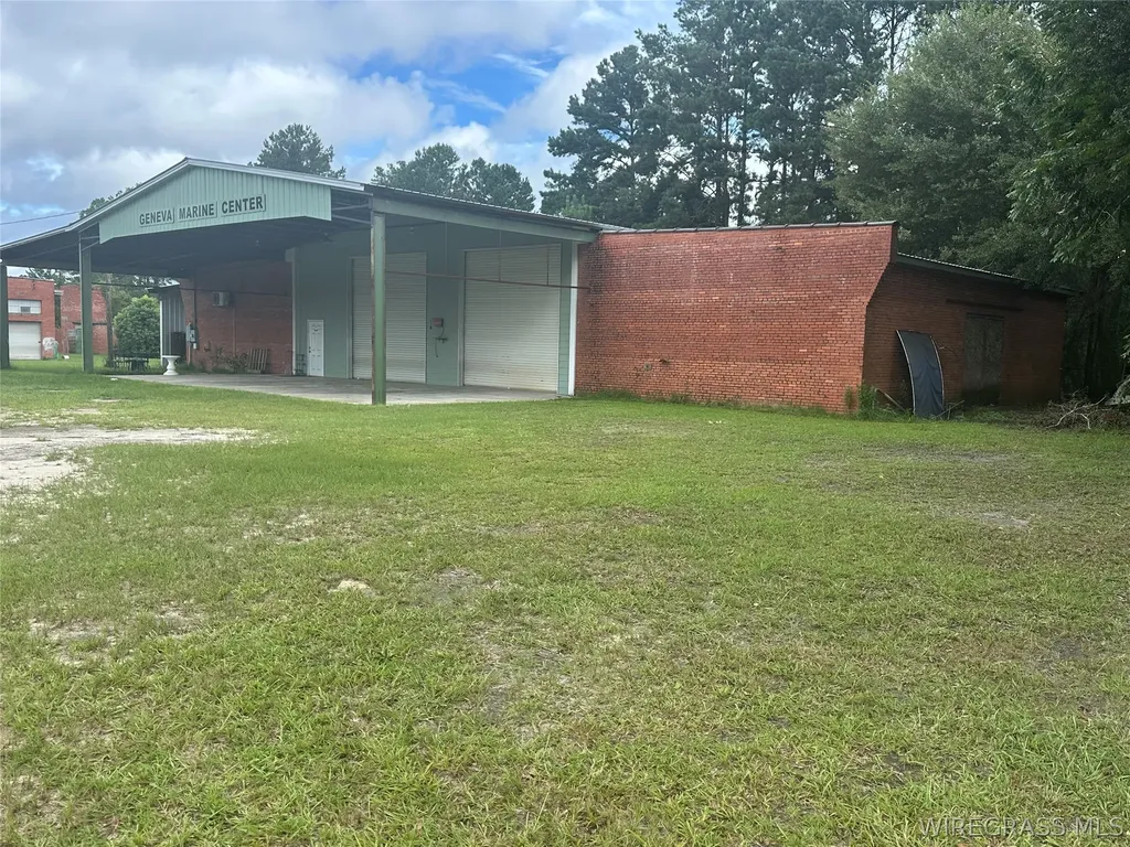 101 E Water Avenue W Geneva AL 36340
