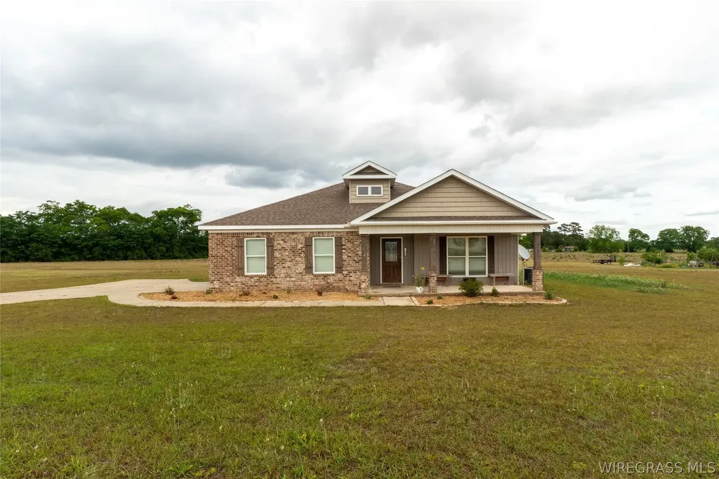 1205 Sandbed Road Newton AL 92307
