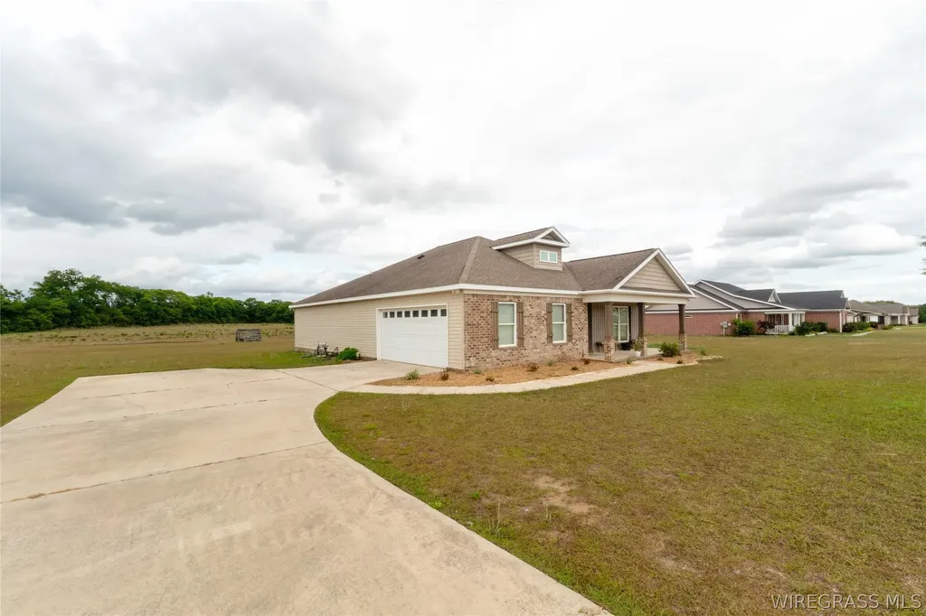 1205 Sandbed Road Newton AL 92307