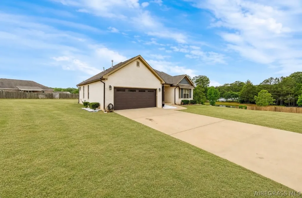 104 Dawson Lane Enterprise AL 36330