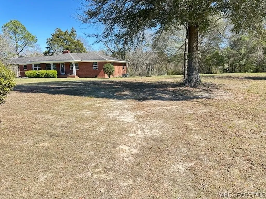 7292 County Road 69 Skipperville AL 36374