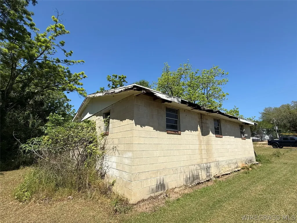 704 Oak Street Ashford AL 36312