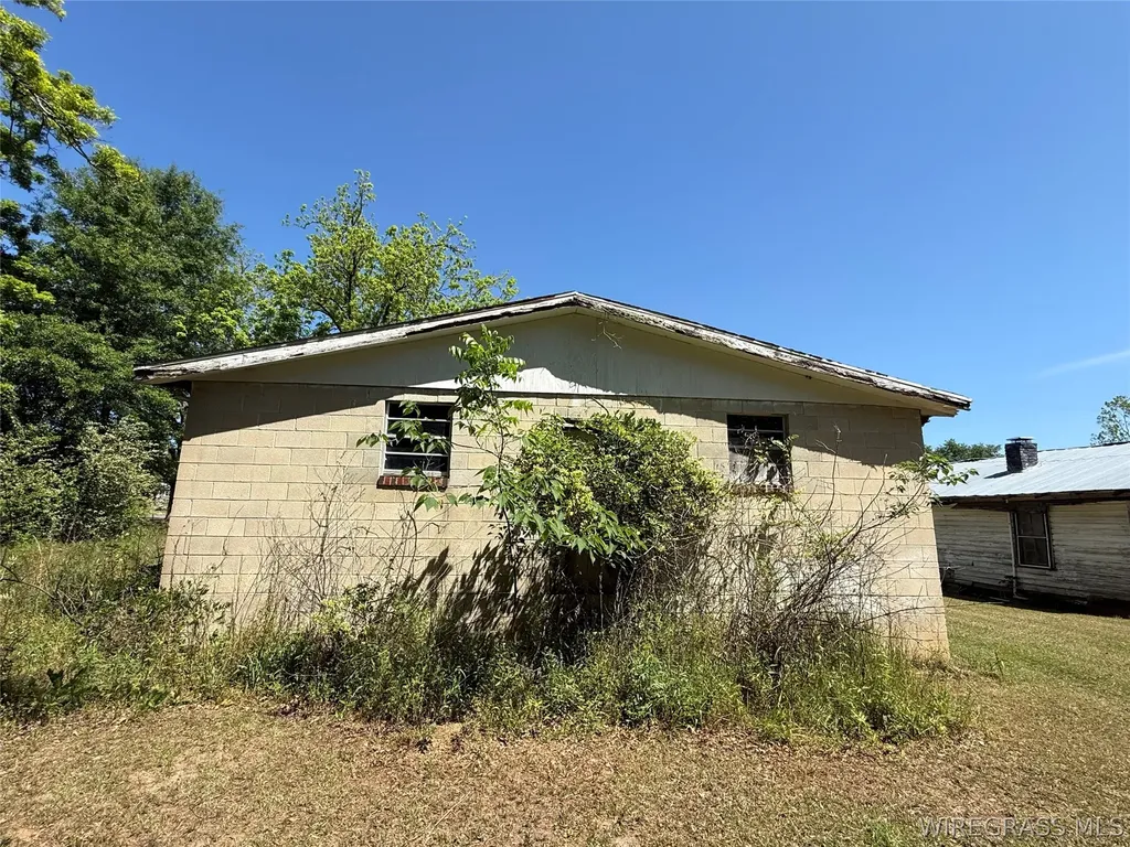 704 Oak Street Ashford AL 36312