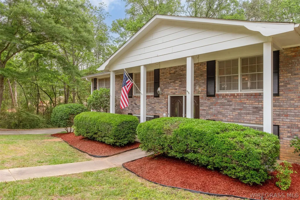 110 Laurel Circle Enterprise AL 36330
