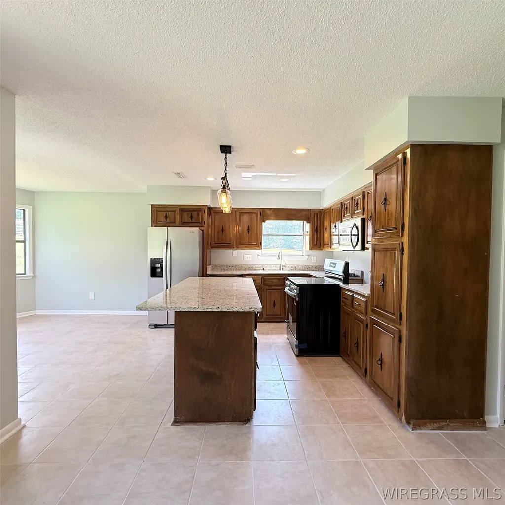 183 Hank Nix Drive Ozark AL 36360