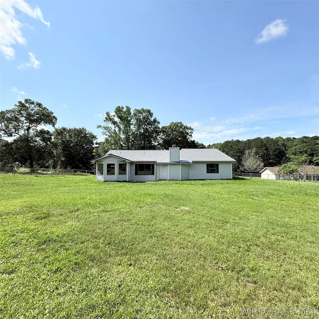 183 Hank Nix Drive Ozark AL 36360