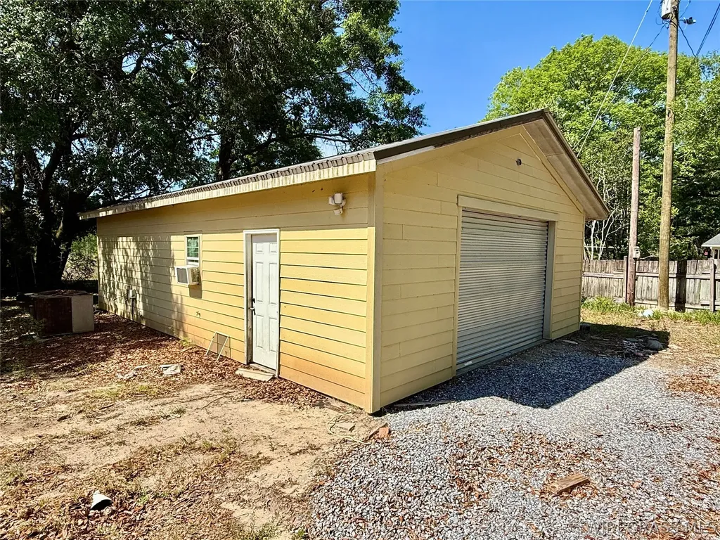 11218 E County Road 4 Road Hartford AL 36344