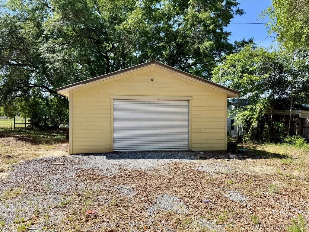 11218 E County Road 4 Road Hartford AL 36344