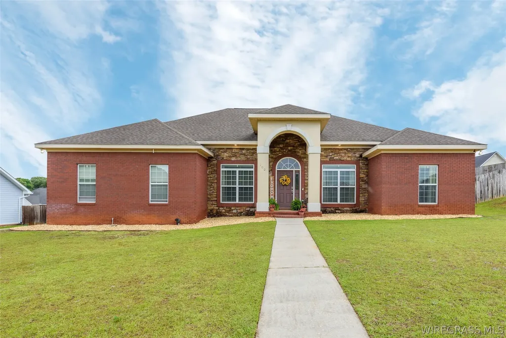 102 Doveland Court Enterprise AL 36330
