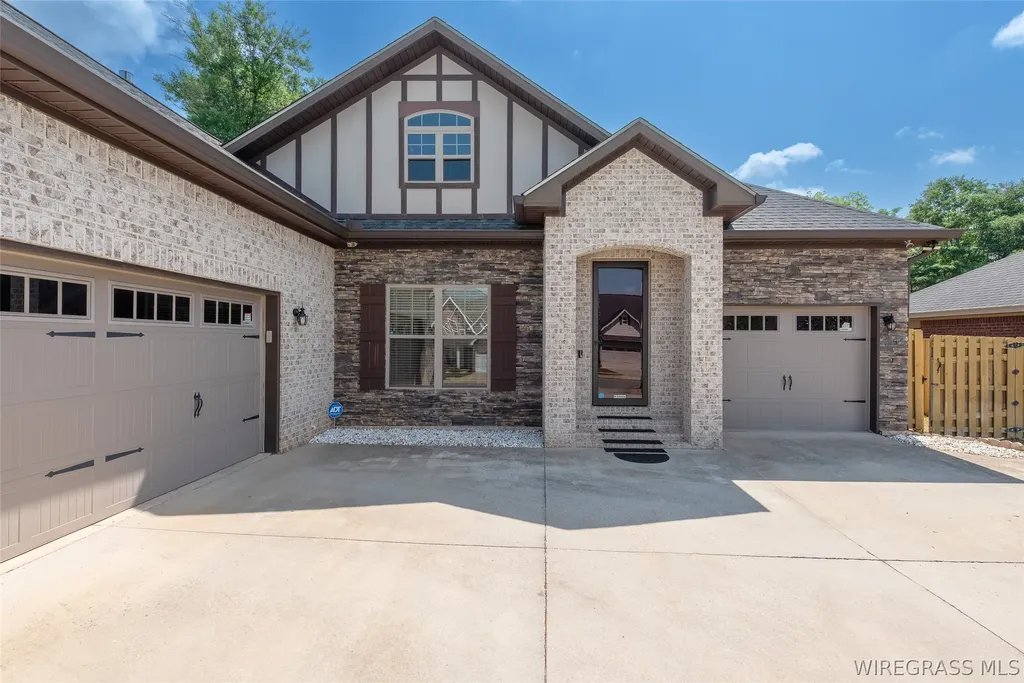 209 Southern Winds Drive Enterprise AL 36330